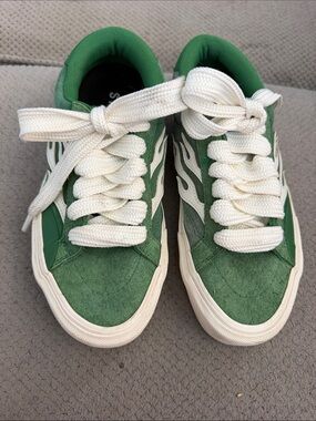 Straye skater Green Suede Athletic Sneakers with White Accents